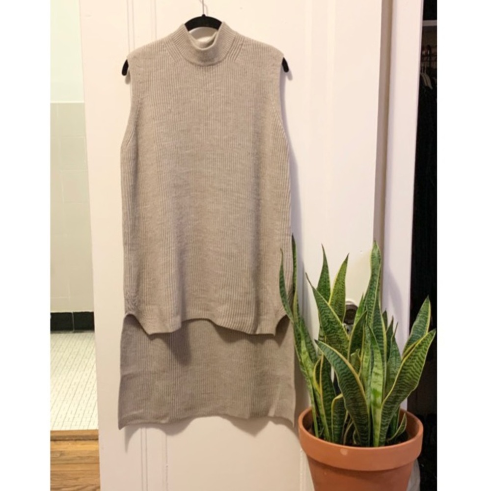 COS Sleeveless Mock Neck High-Low Sweater